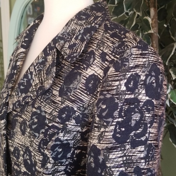 Chico's floral pattern blazer/jacket - Picture 3 of 4